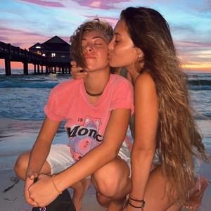 Meet your Posher, Clara